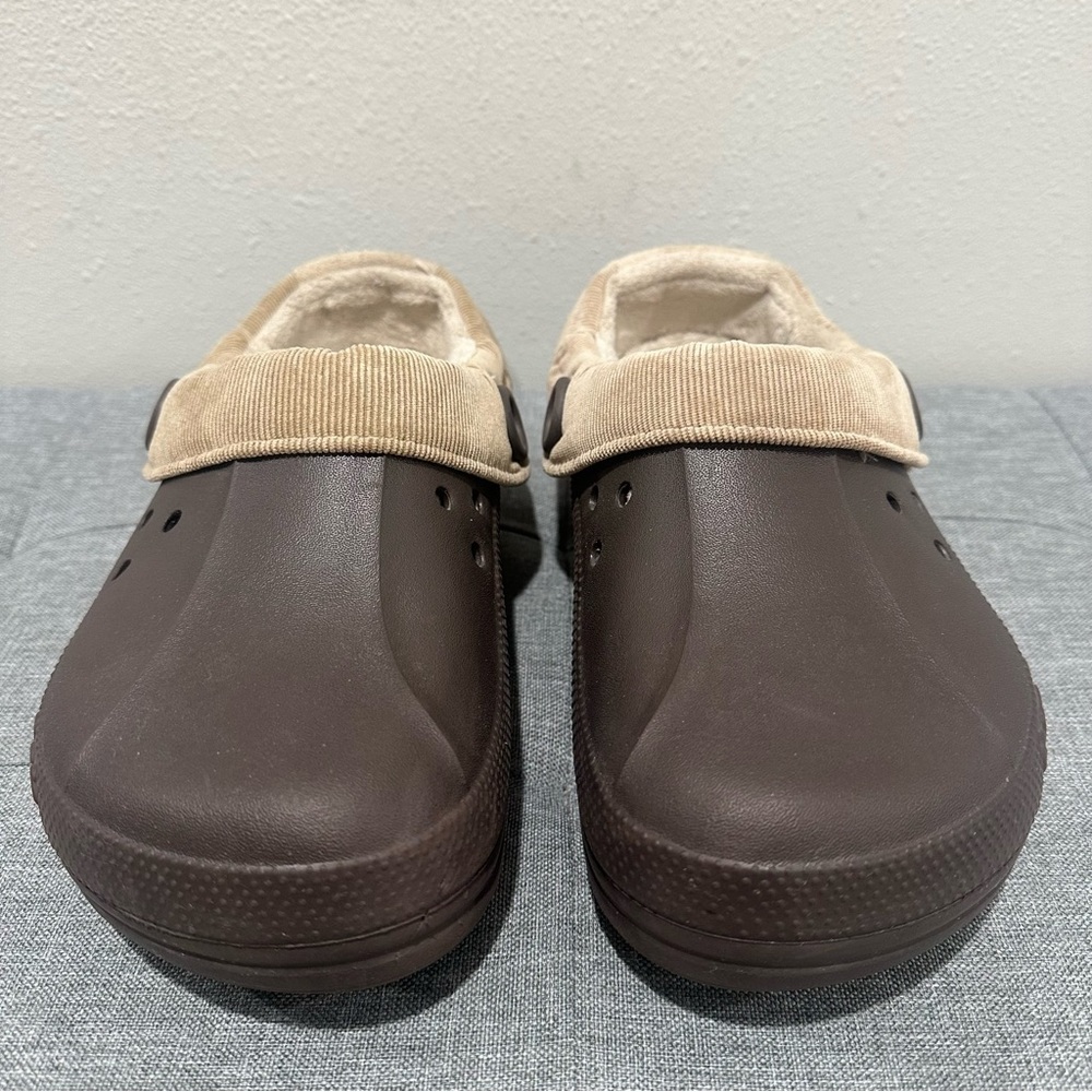 CROCS Blitzen Lined Brown Clogs - Picture 2 of 12
